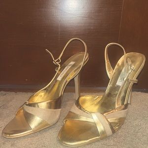 ✨🍀 VINTAGE Y2K / late 90’s GOLD/CHAMPAGNE heels. ✨ DUMOND